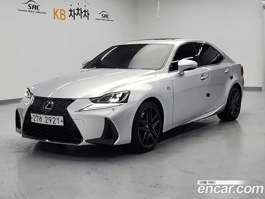 Lexus IS 2019 2.0 Автомат в Москве № 168235, фото 2