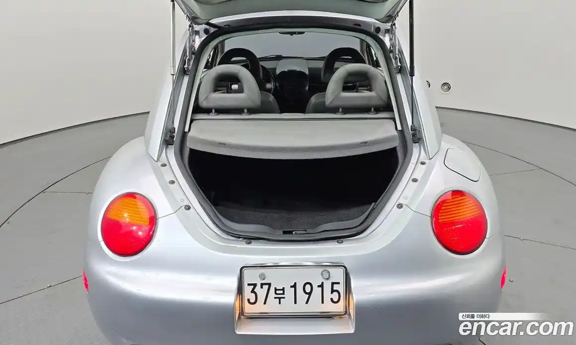 Volkswagen Beatle 2002 2.0 Автомат в Москве № 168924, фото 14