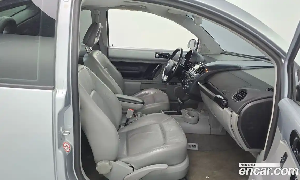 Volkswagen Beatle 2002 2.0 Автомат в Москве № 168924, фото 9