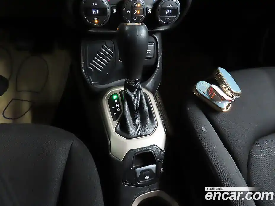 Jeep Renegade 2016 2.4 Автомат в Москве № 170080, фото 9