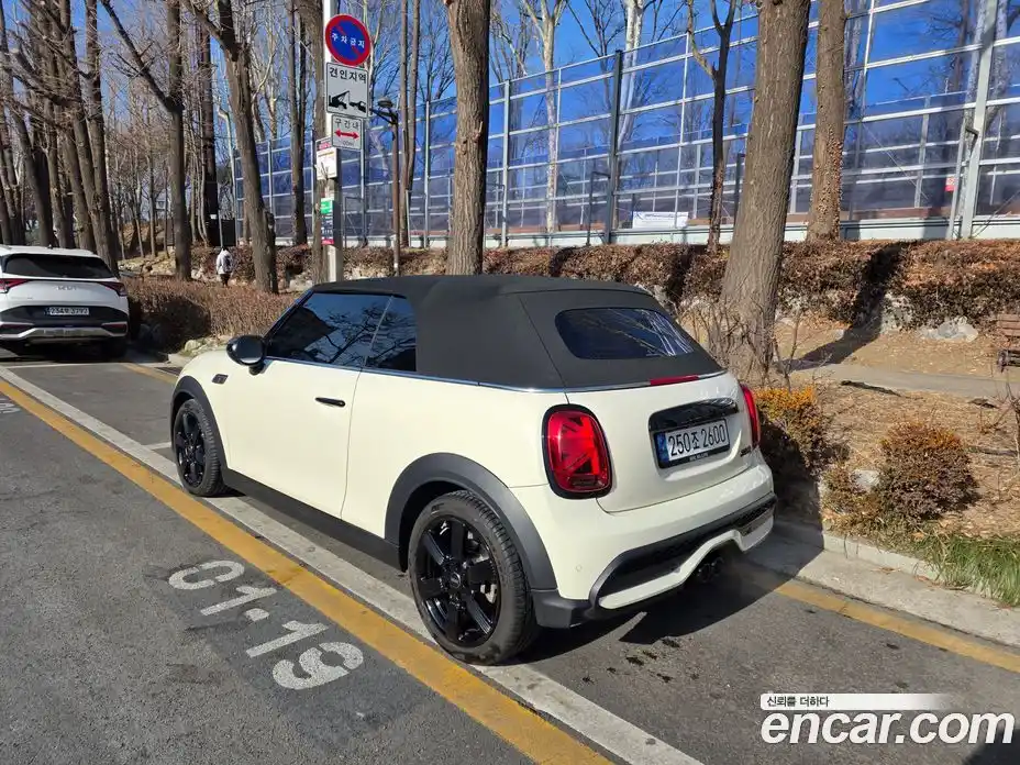 Mini Cooper Convertible 2023 2.0 Автомат в Москве № 179651, фото 2