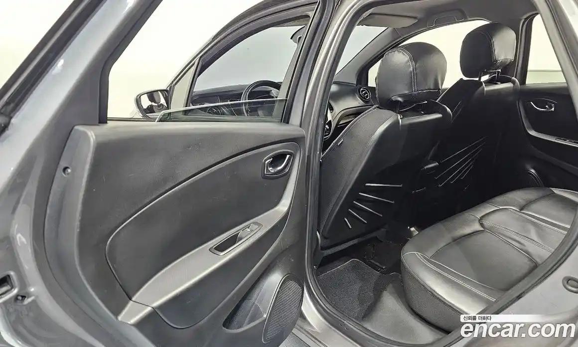 Renault QM3 2016 1.5 Автомат в Москве № 180565, фото 11