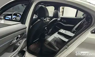 BMW 3-Series 2022 2.0 Автомат в Москве № 189364, миниатюра 4