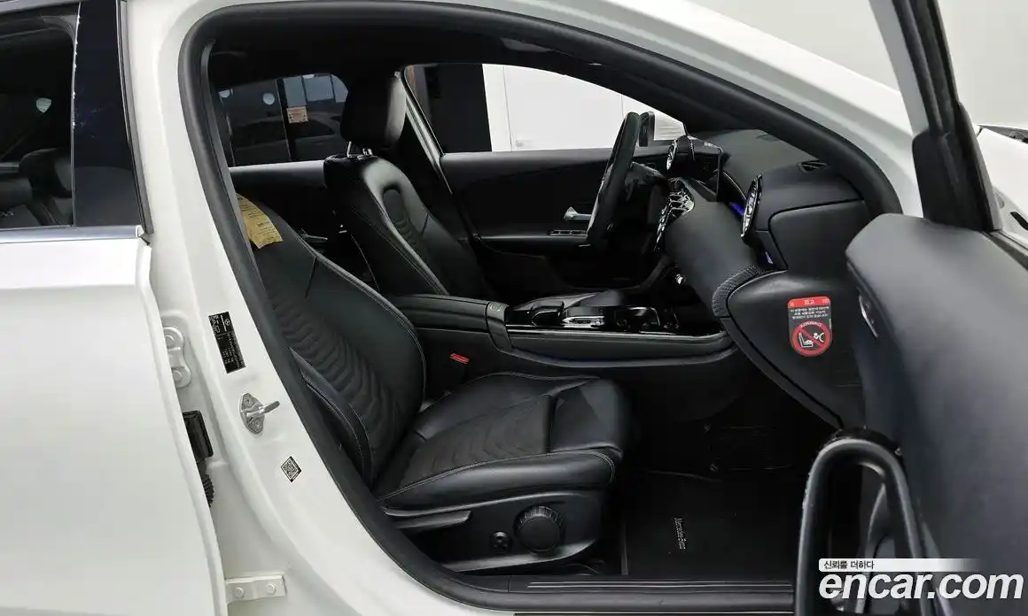 Mercedes-Benz A-Class 2020 2.0 Автомат в Москве № 194021, фото 15