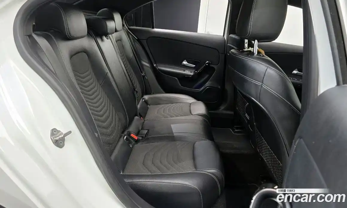 Mercedes-Benz A-Class 2020 2.0 Автомат в Москве № 194021, фото 16