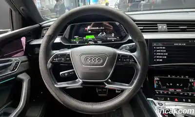 Audi e-tron 2021 0.2 Автомат в Москве № 196404, миниатюра 12