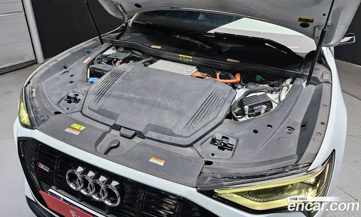 Audi e-tron 2021 0.2 Автомат в Москве № 196404, фото 15