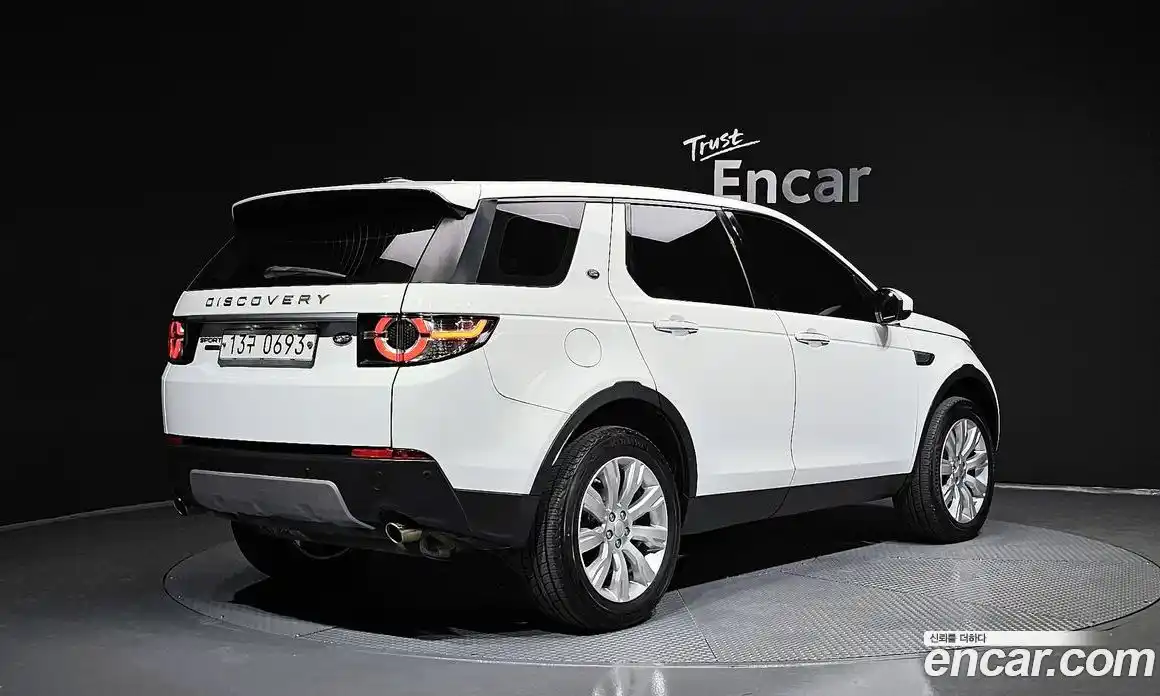 Land Rover Discovery Sport 2016 2.0 Автомат в Москве № 198241, фото 3