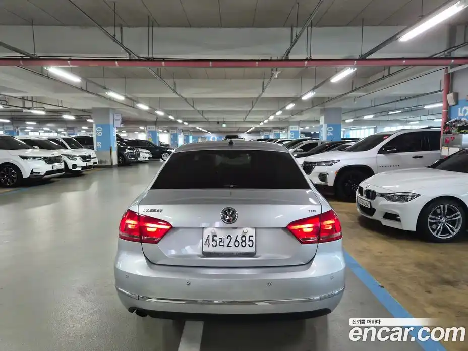 Volkswagen Passat 2015 2.0 Автомат в Москве № 199337, фото 4