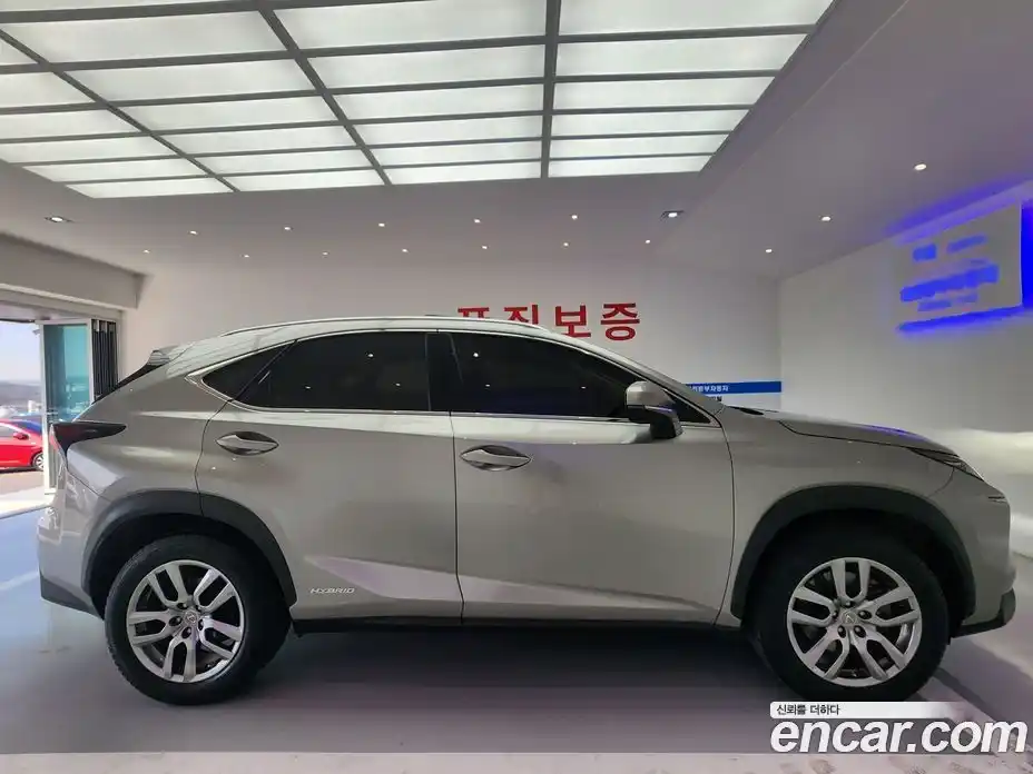 Lexus NX 2017 2.5 Автомат в Москве № 214827, фото 11