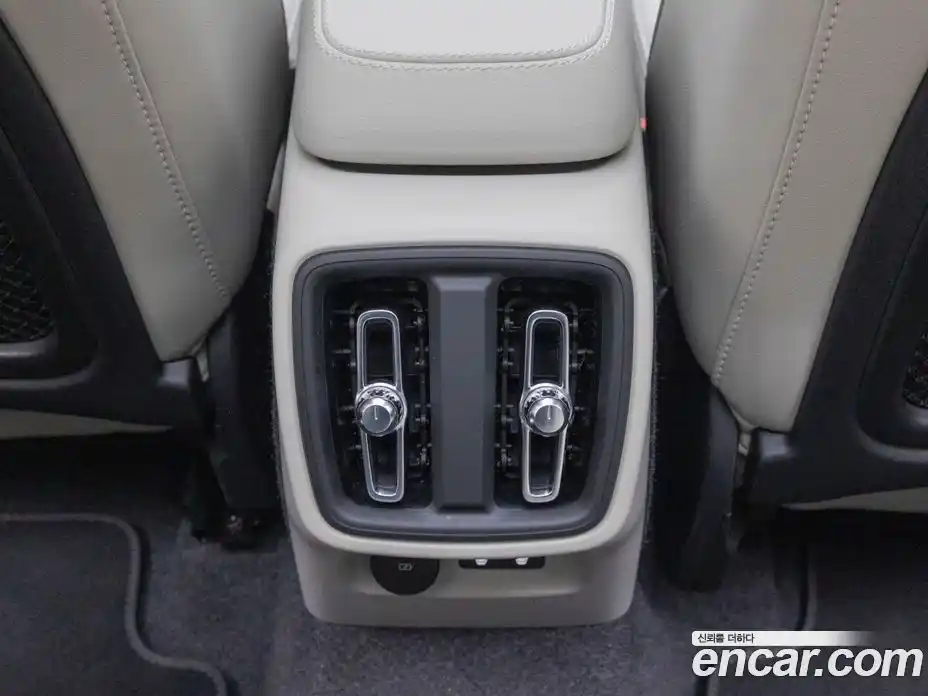 Volvo XC40 2025 2.0 Автомат в Москве № 230726, фото 16