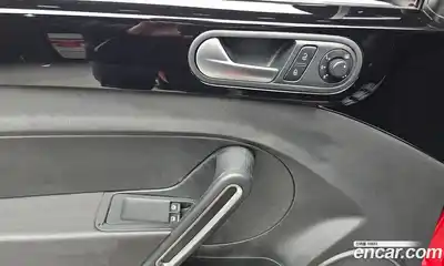 Volkswagen Beatle 2013 2.0 Автомат в Москве № 232137, миниатюра 12