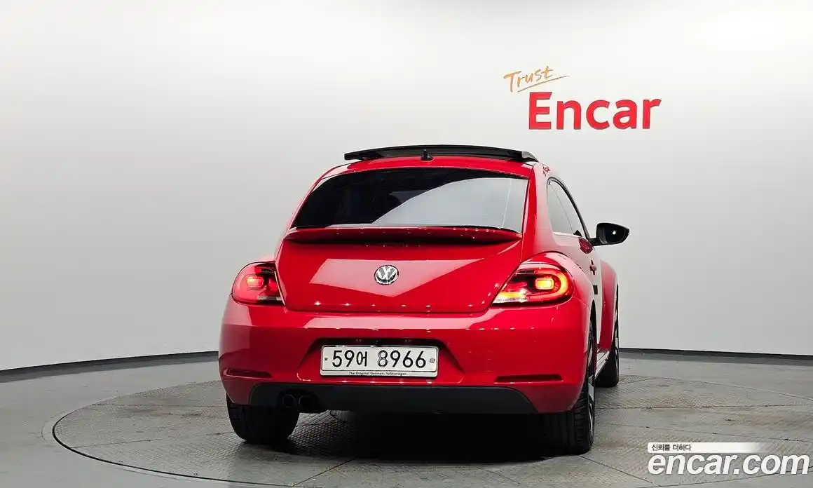 Volkswagen Beatle 2013 2.0 Автомат в Москве № 232137, фото 4