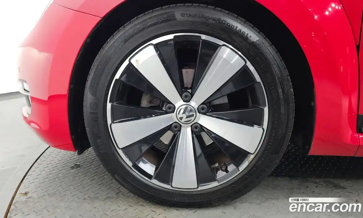 Volkswagen Beatle 2013 2.0 Автомат в Москве № 232137, фото 5