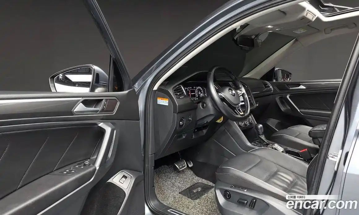 Volkswagen Tiguan 2020 2.0 Автомат в Москве № 232164, фото 11