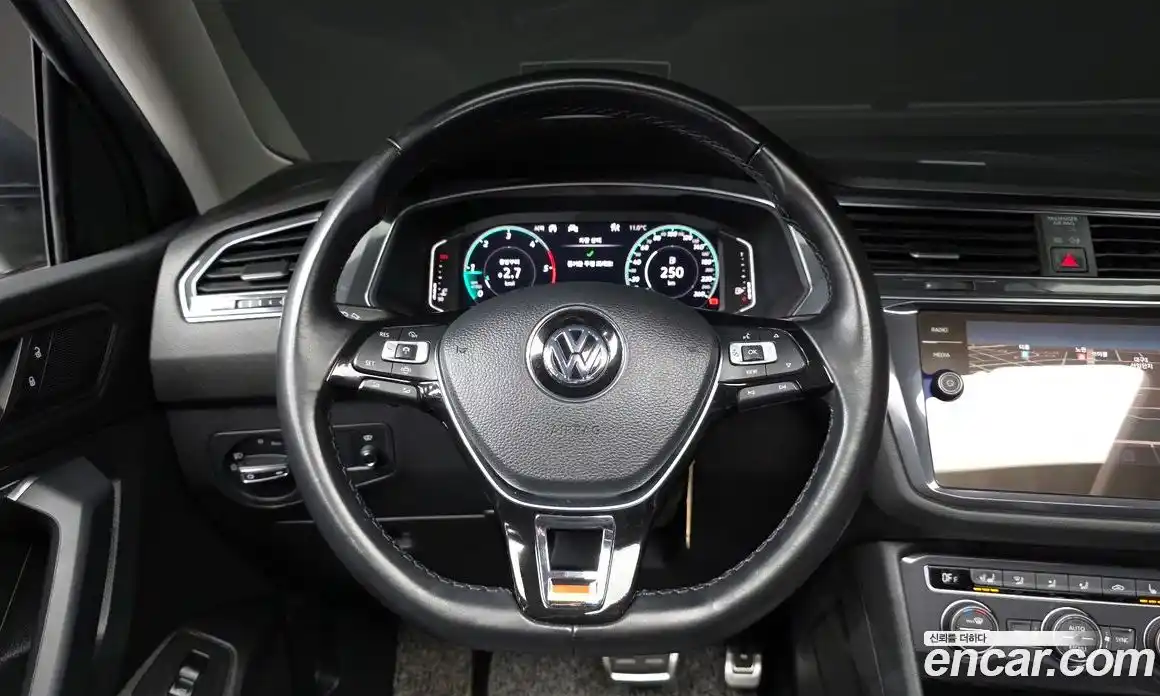 Volkswagen Tiguan 2020 2.0 Автомат в Москве № 232164, фото 13