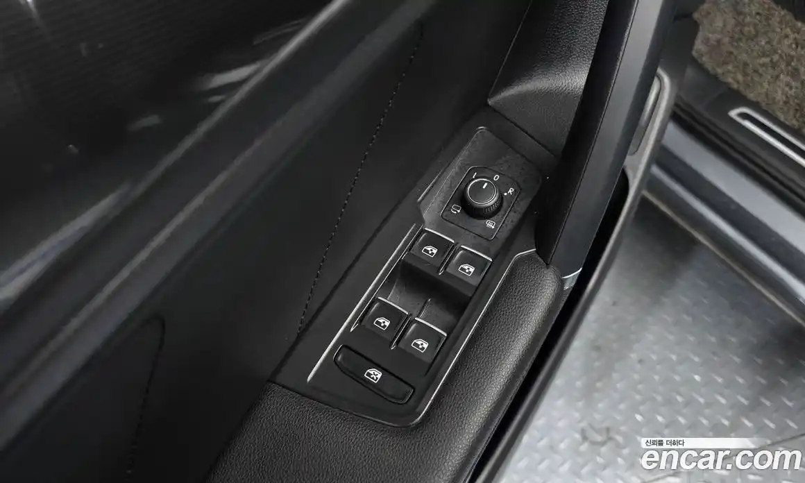 Volkswagen Tiguan 2020 2.0 Автомат в Москве № 232164, фото 18