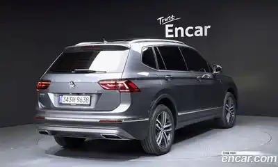 Volkswagen Tiguan 2020 2.0 Автомат в Москве № 232164, миниатюра 2