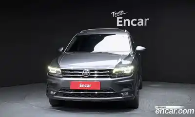Volkswagen Tiguan 2020 2.0 Автомат в Москве № 232164, миниатюра 3