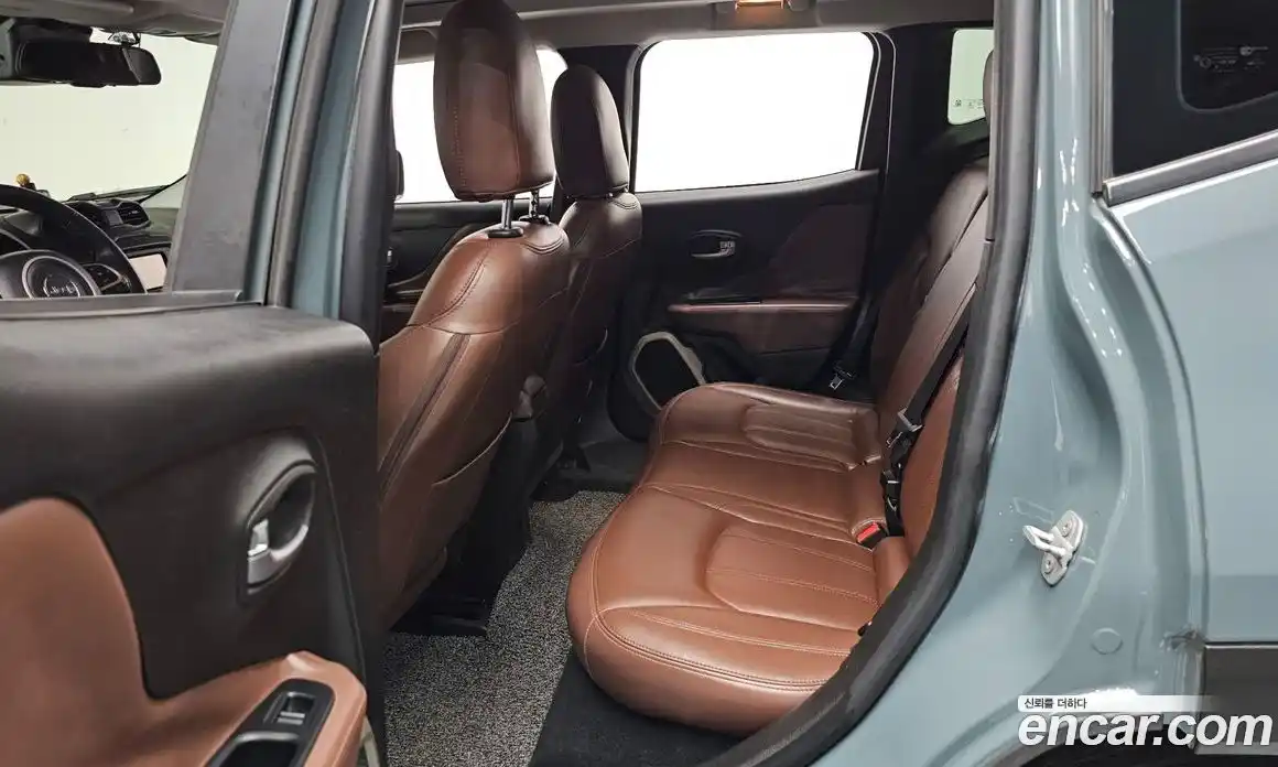 Jeep Renegade 2016 2.4 Автомат в Москве № 232637, фото 14