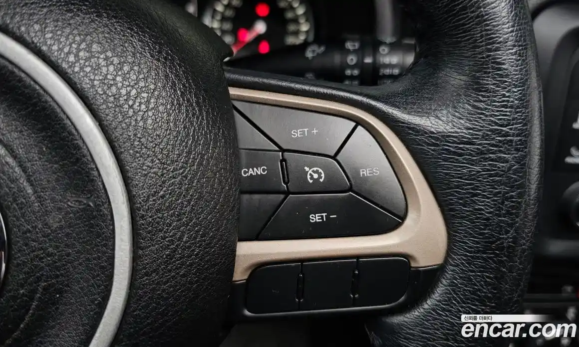 Jeep Renegade 2016 2.4 Автомат в Москве № 232637, фото 15