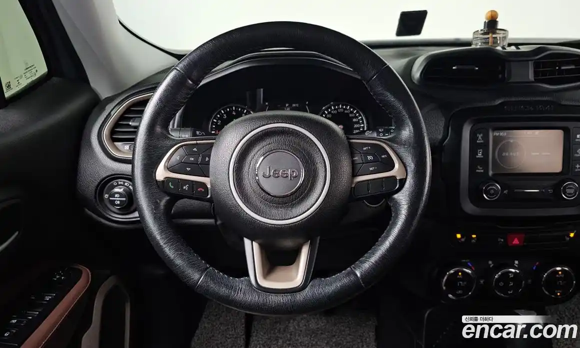 Jeep Renegade 2016 2.4 Автомат в Москве № 232637, фото 3