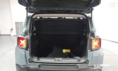 Jeep Renegade 2016 2.4 Автомат в Москве № 232637, миниатюра 10