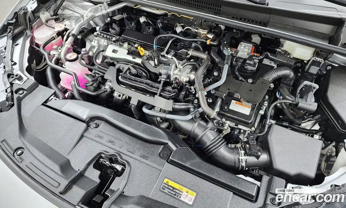 Toyota Prius 2024 2.0 Автомат в Москве № 232816, фото 17