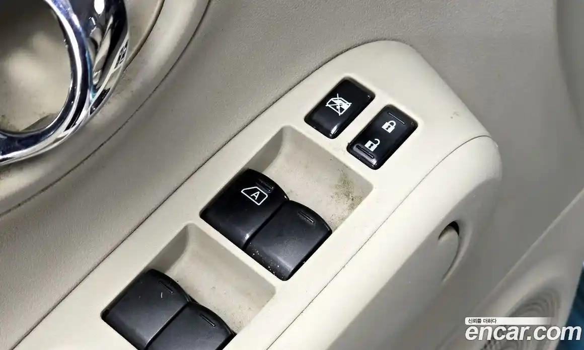 Nissan Cube 2011 1.8 Автомат в Москве № 242906, фото 9