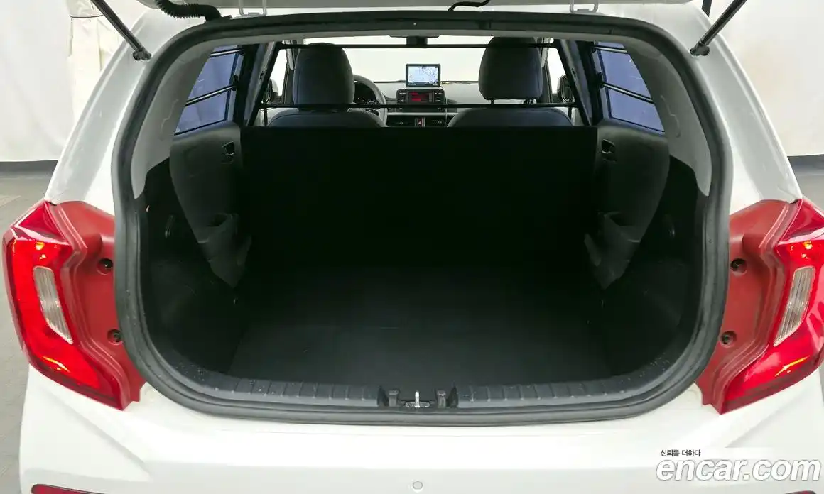 Kia Morning 2021 1.0 Автомат в Москве № 268473, фото 9