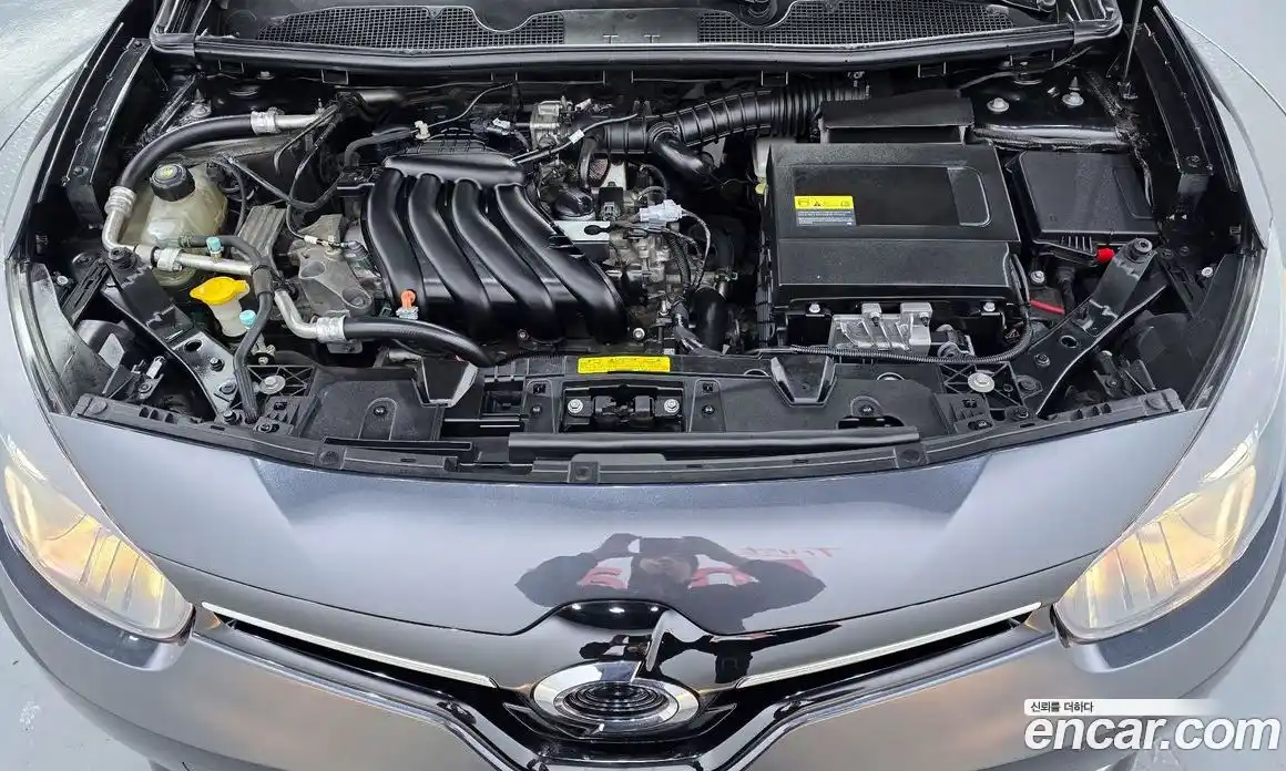 Renault SM3 2015 1.6 Автомат в Москве № 316262, фото 13