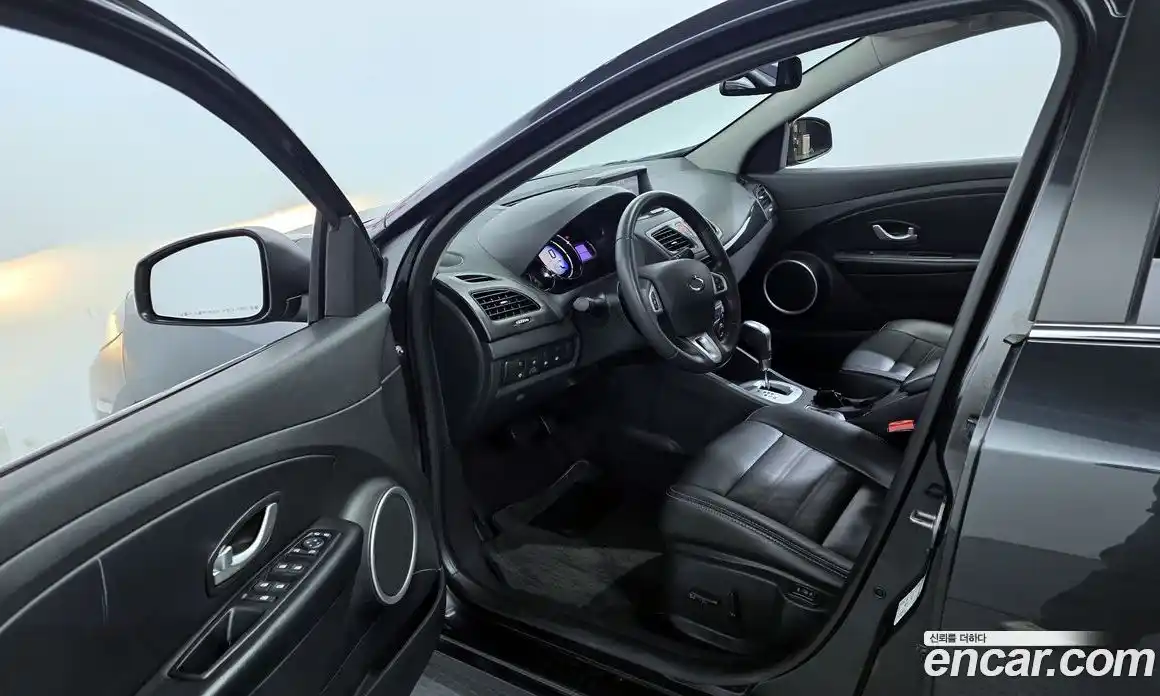 Renault SM3 2015 1.6 Автомат в Москве № 316262, фото 16