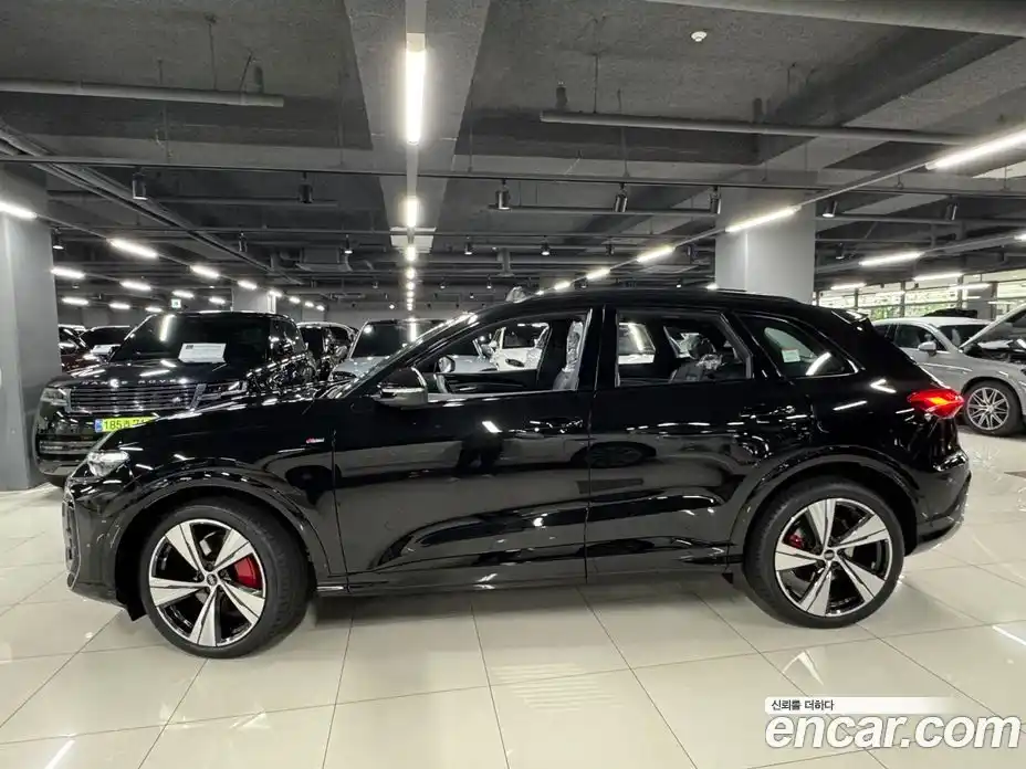 Audi Q5 2025 2.0 Автомат в Москве № 325835, фото 2