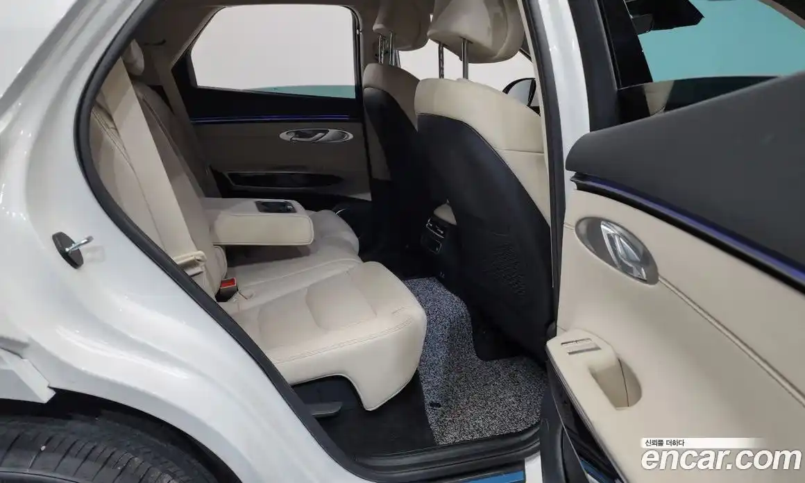 Genesis GV70 2025 2.5 Автомат в Москве № 339299, фото 2