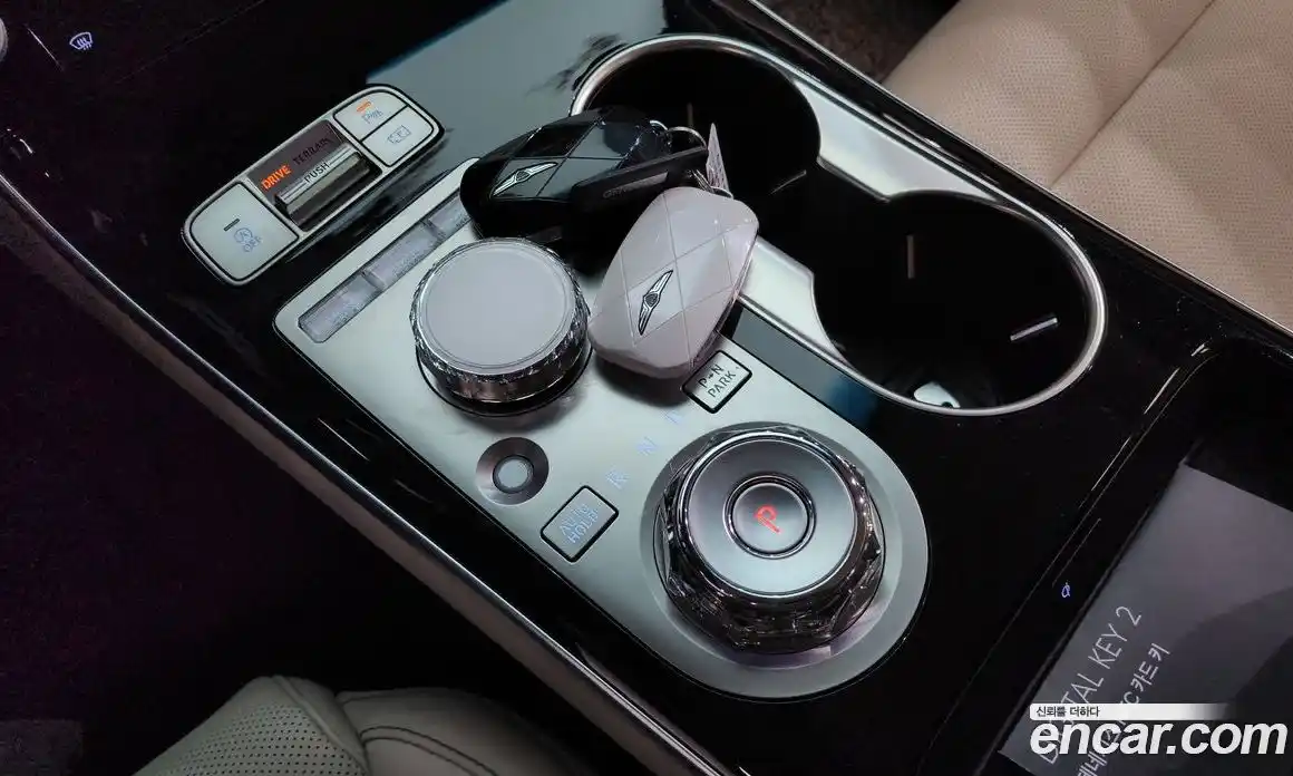 Genesis GV70 2025 2.5 Автомат в Москве № 339299, фото 7