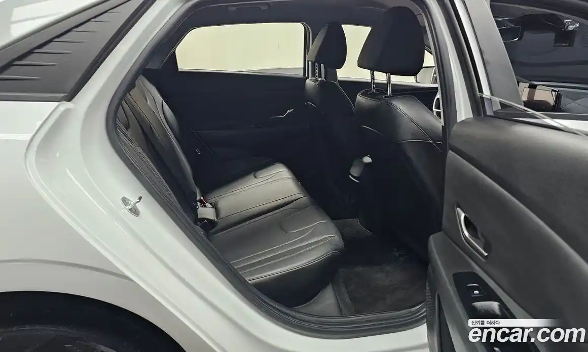 Hyundai Avante 2021 1.6 Автомат в Москве № 458139, фото 12