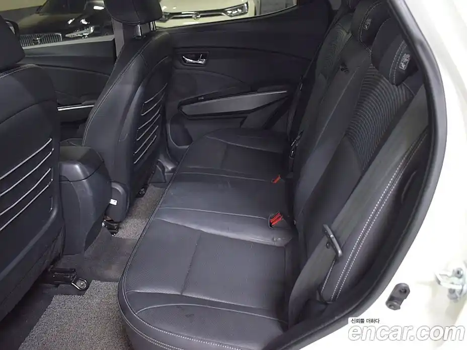 SsangYong TIBOLI 2019 1.6 Автомат в Москве № 462708, фото 9