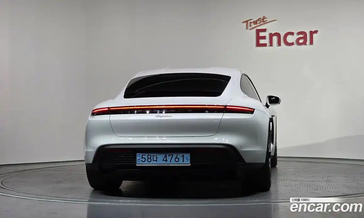 Porsche Taycan 2022 0.1 Автомат в Москве № 470333, фото 4