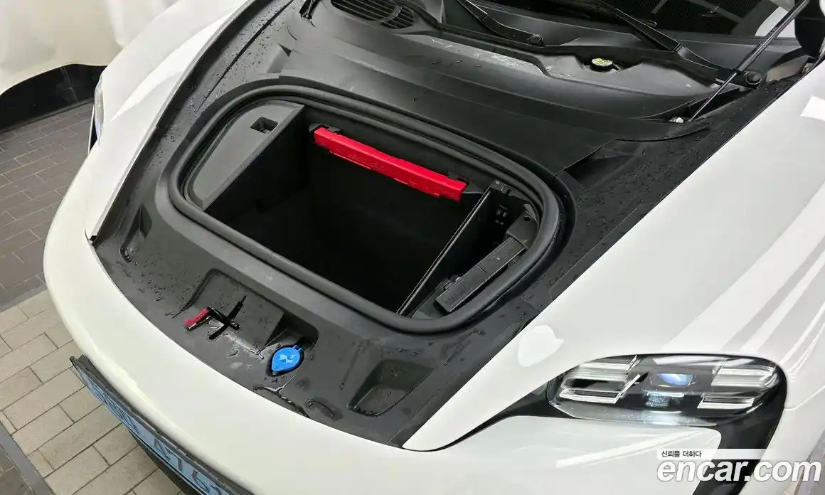 Porsche Taycan 2022 0.1 Автомат в Москве № 470333, фото 6