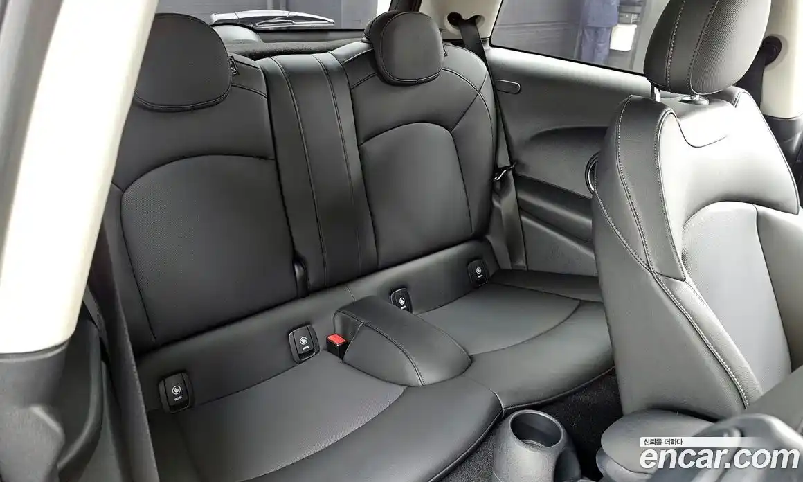 Mini Cooper 2021 1.5 Автомат в Москве № 471713, фото 12