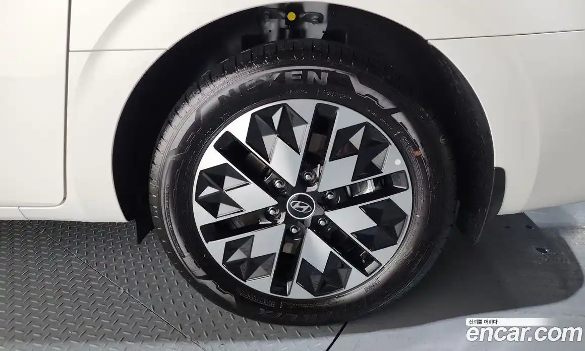 Hyundai Staria 2025 1.6 Автомат в Москве № 48448, фото 16