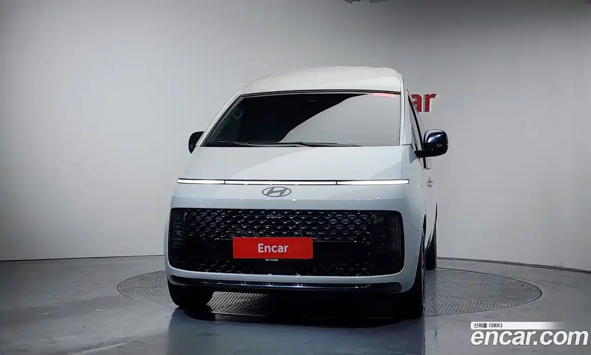 Hyundai Staria 2025 1.6 Автомат в Москве № 48448, фото 2