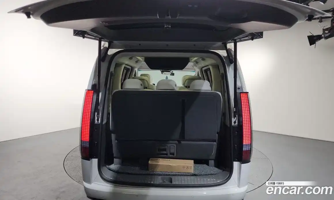 Hyundai Staria 2025 1.6 Автомат в Москве № 48448, фото 3