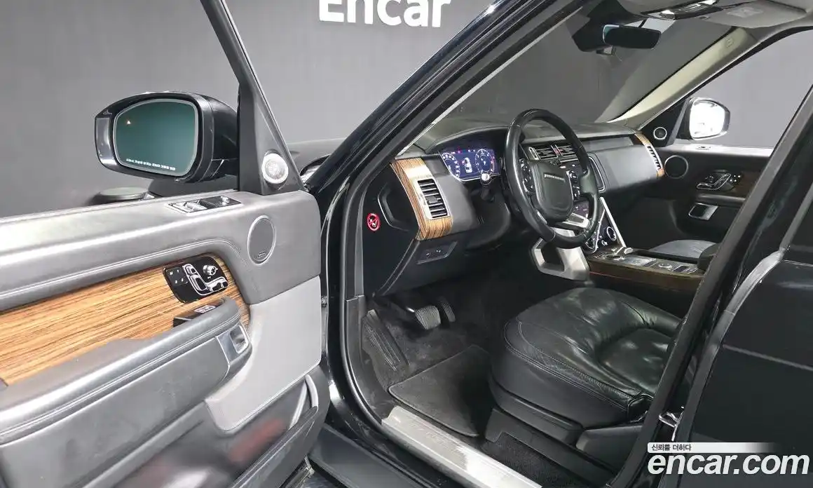 Land Rover Range-Rover 2018 4.4 Автомат в Москве № 493270, фото 10