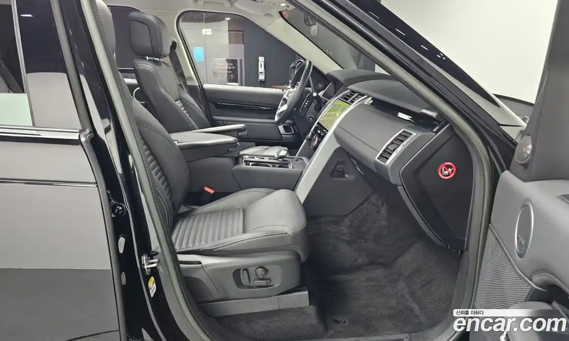 Land Rover Discovery 2023 3.0 Автомат в Москве № 498637, фото 11