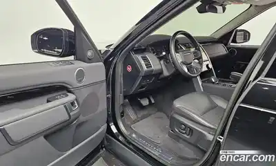 Land Rover Discovery 2023 3.0 Автомат в Москве № 498637, миниатюра 10