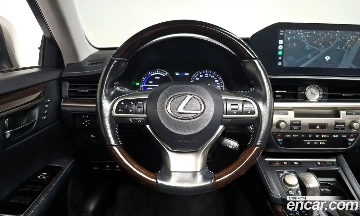 Lexus ES 2017 2.5 Автомат в Москве № 499712, фото 13