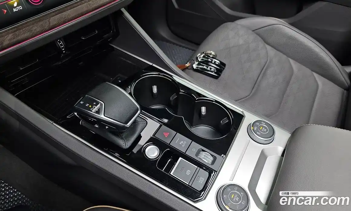 Volkswagen Touareg 2023 3.0 Автомат в Москве № 499773, фото 9