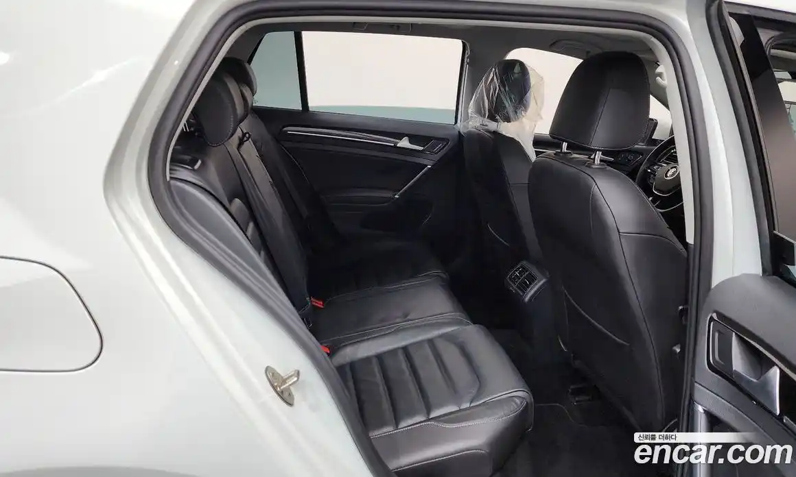 Volkswagen Golf 2016 2.0 Автомат в Москве № 499837, фото 11