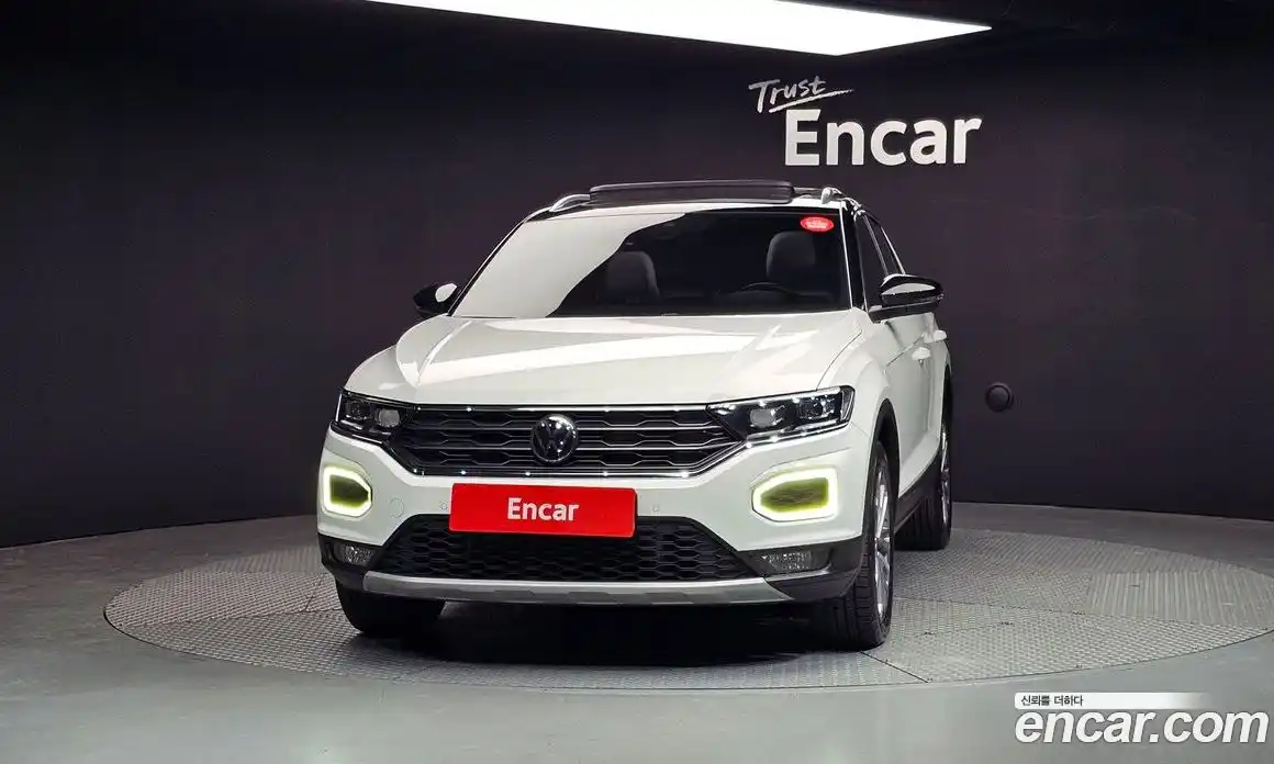 Volkswagen T-Roc 2022 2.0 Автомат в Москве № 499847, фото 3